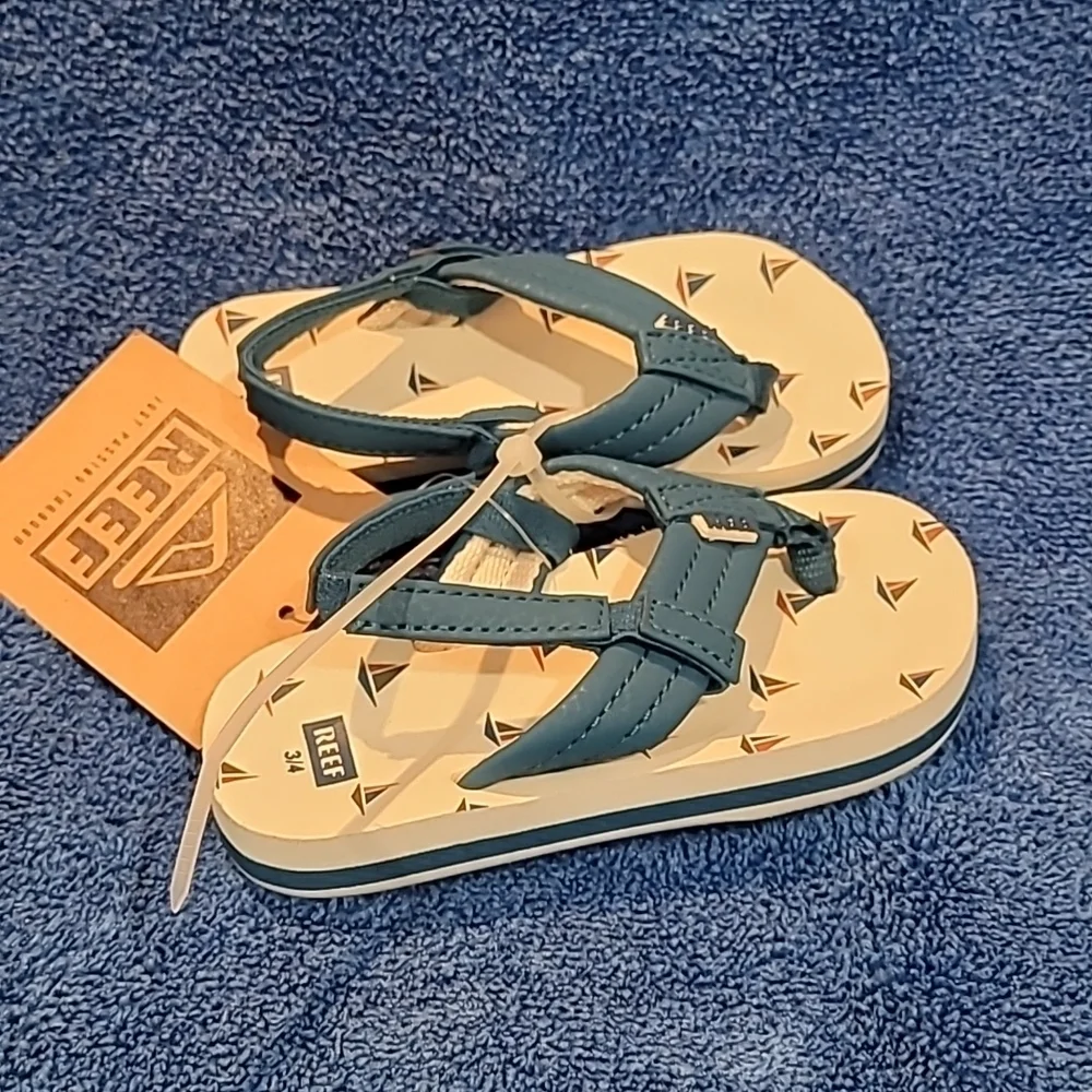 Reef Ahi Mint Boat size 3/4 sandles. New with tags